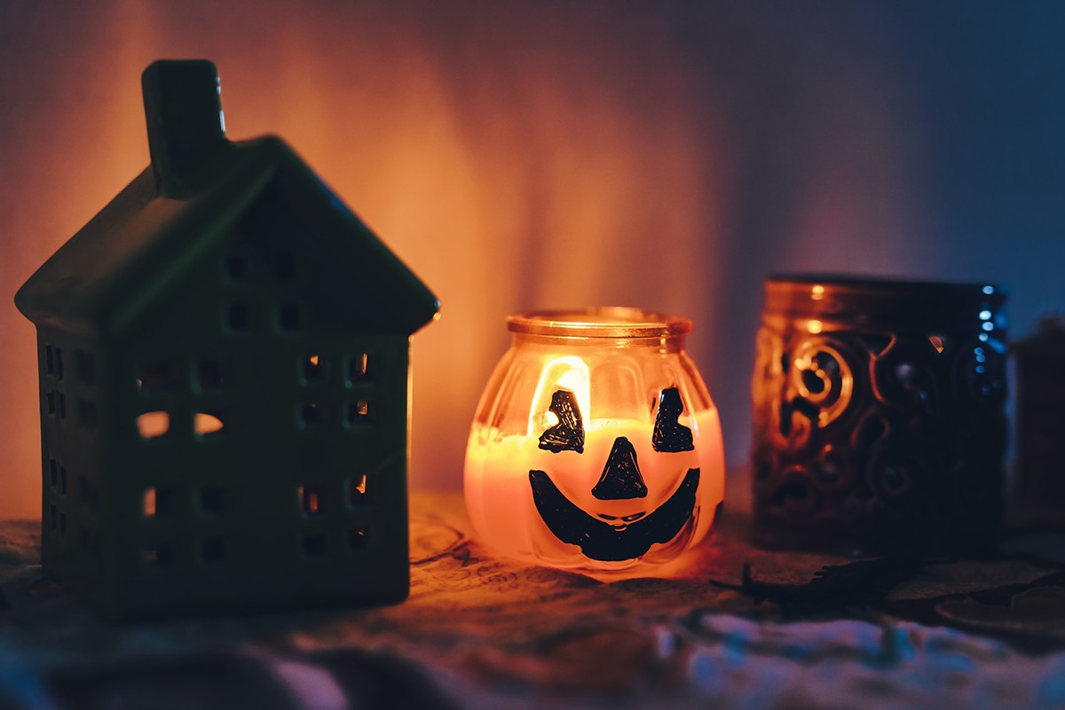 Em 31 de outubro é comemorado o Dia das Bruxas e as tendências de decoração já estão surgindo nas redes (Foto: Unsplash / Daniel Haaf / CreativeCommons)