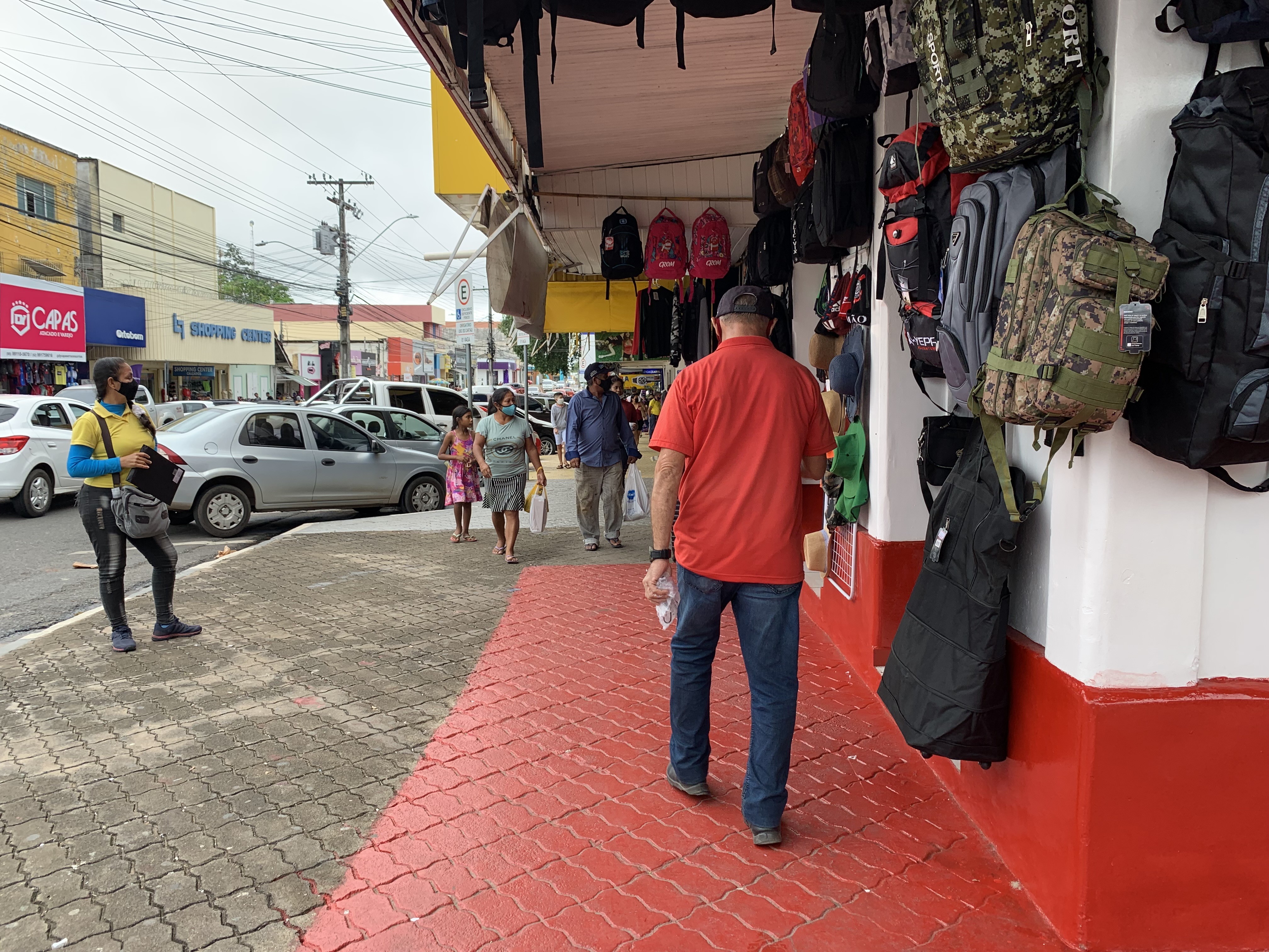 Clientes reclamam dos preços e comerciantes notam aumento nas vendas de Natal em Boa Vista