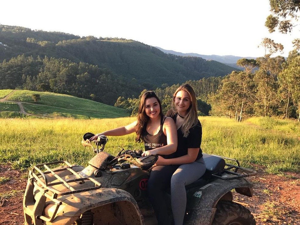 “Nossa história é de superação, muita adrenalina, amor e companheirismo", diz Taina sobre o relacionamento — Foto: Arquivo pessoal