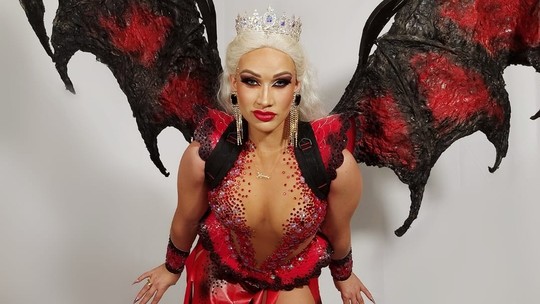 Rainha da Dragões da Real, Karine Grum faz preparação na contramão para Carnaval: "Comendo muito"