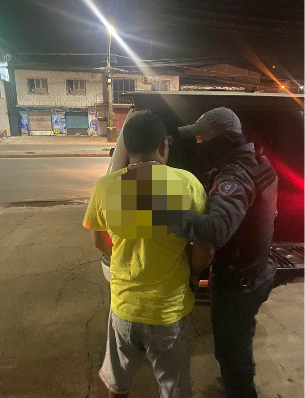 Motorista com sinais de embriaguez colide caminhonete em moto de policial militar que estava em serviço — Foto: Divulgação