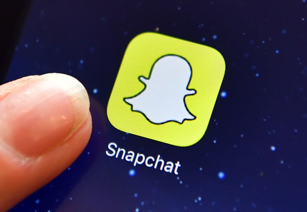 Aplicativo Snapchat é visto em celular (Foto: Carl Court/Getty Images)