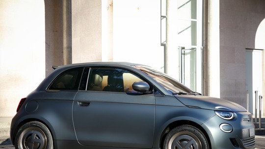 Fiat 500 chega à 3ª geração 100% elétrico; modelo será lançado no Brasil no final do ano