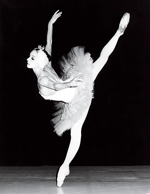 A bailarina francesa wilfride Piollet em o Lago dos Cisnes (1977) (Foto: By La Volé - Own work, CC BY-SA 3.0)