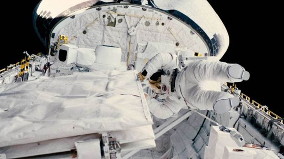 Sullivan aparece em missão a bordo do ônibus espacial Challenger em 1984 — Foto: Nasa