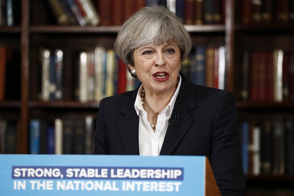 Primeira-ministra britânica, Theresa May, fez um pronunciamento nesta segunda-feira (5) sobre os atentados  (Foto: Odd Andersen / AFP)