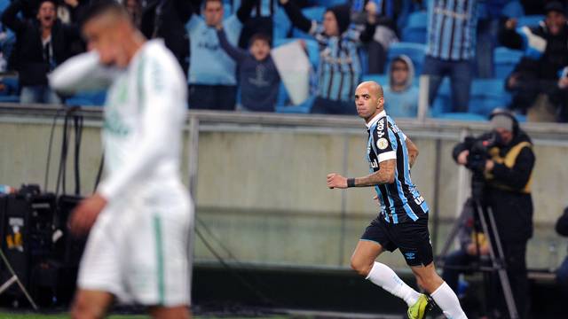 Tardelli marcou o terceiro gol gremista