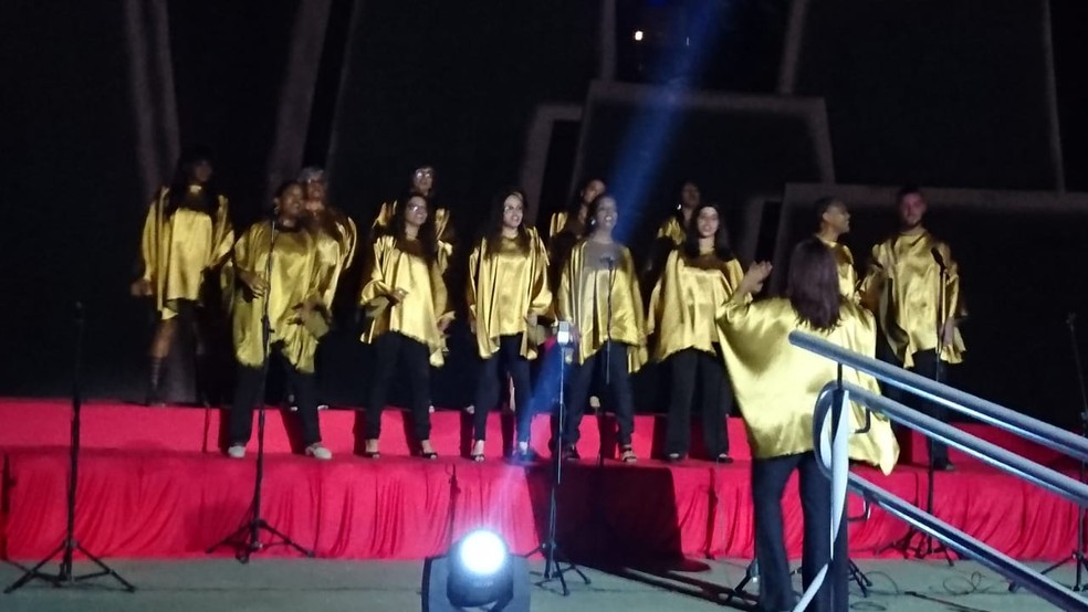 Coral Black Família foi uma das atrações do Vozes de Natal 2018 em Bauru — Foto: Sérgio Pais/G1
