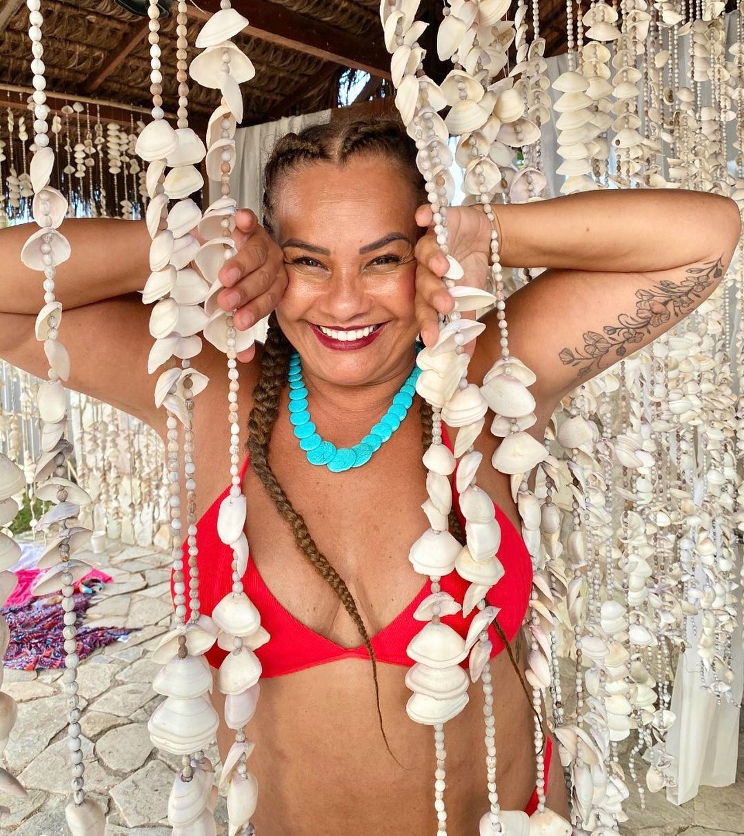 Solange Couto mostra versão 'praianinha' e fãs elogiam: 'Linda demais' (Foto: Reprodução / Instagram)