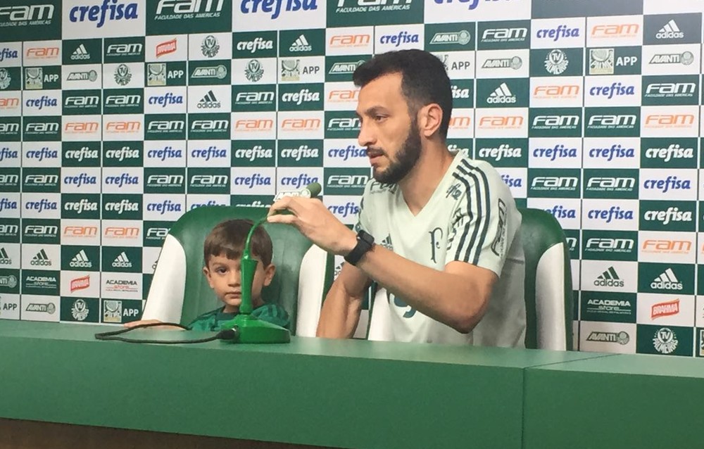  Edu Dracena elogia Alberto Valentim no Palmeiras e fala em 