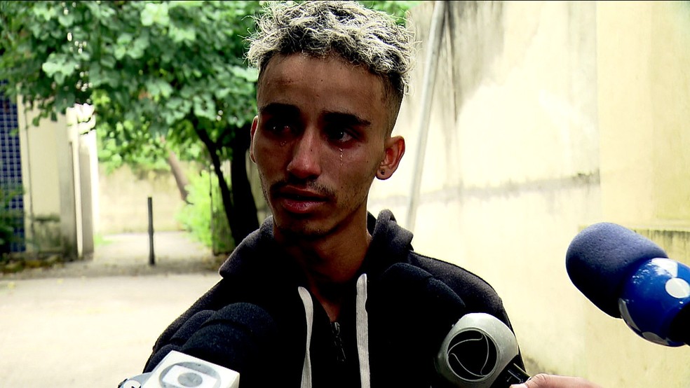 Roger Paiva, irmão de Gabriel, afirma que policiais têm fama de bater — Foto: Reprodução TV Globo