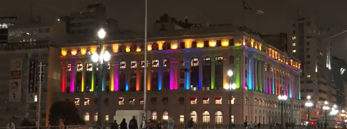 Ponte estaiada, Viaduto do Chá e Prefeitura de SP ganham iluminação especial no Dia do Orgulho LGBTQIA+ - Vimarsana News