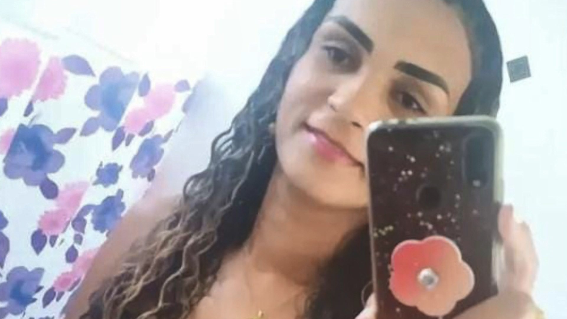 Mulher morre estrangulada pelo marido e corpo é encontrado por filho de 10 anos no ES