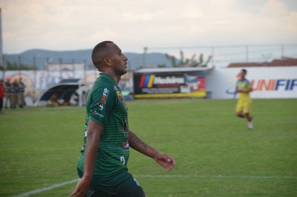 J�nior Mandacaru marcou na vit�ria sobre o Sport Lagoa Seca e � uma das esperan�as de gol do Nacional � Foto: Jos� Filho / Nacional-PB