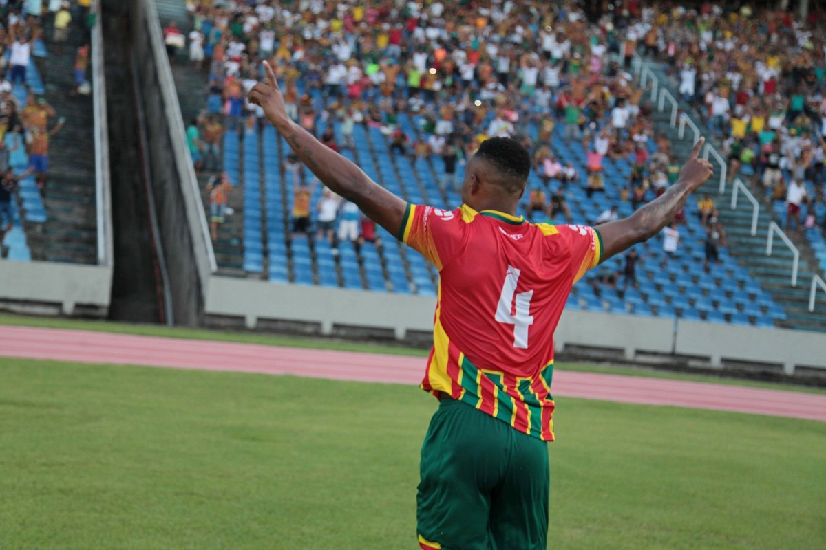 Maracás comemora fase goleadora e vitória em "momento perfeito