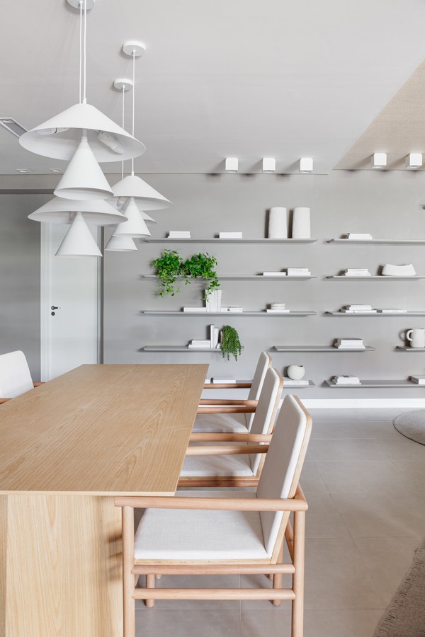 Apartamento de 104 m² tem décor minimalista com tons pastel  (Foto: Fellipe Lima )