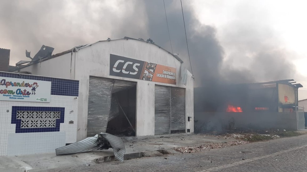 Local onde ocorreu o incêndio em Parnamirim — Foto: Sérgio Henrique Santos/Inter TV Cabugi