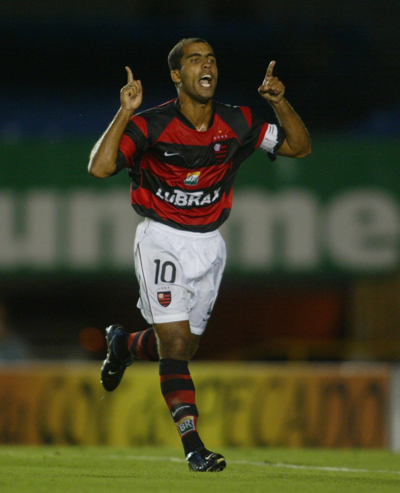 Ídolo do Vasco, Felipe teve grande passagem pelo Flamengo em 2004 usando a camisa 10 — Foto: Cezar Loureiro/O Globo