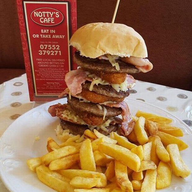 O outro desafio do Notty's Cafe: o Notty’s Badboy Burger. (Foto: Divulgação)