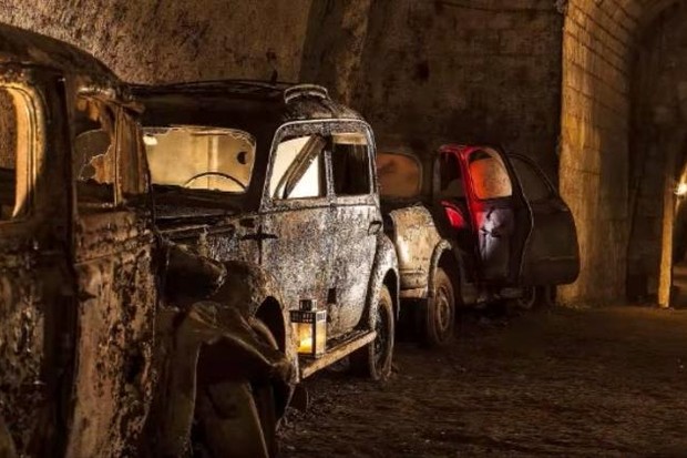 Túnel na Itália guarda relíquias da Segunda Guerra (Foto: divulgação)