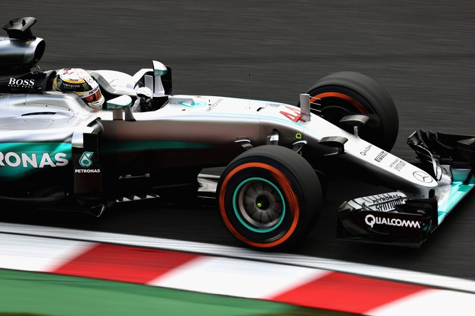 Lewis Hamilton nos treinos livres para  GP do Japão (Foto: Getty Images)