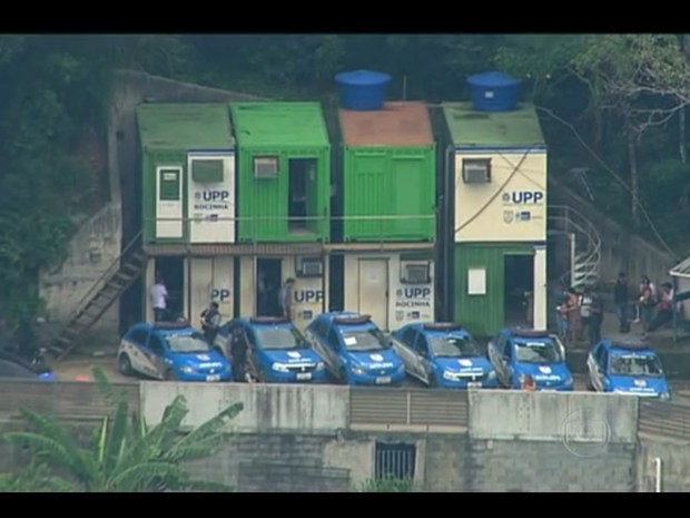 Polícia Federal faz operação e prende PMs da UPP na Favela da Rocinha (Foto: Reprodução/Globo)