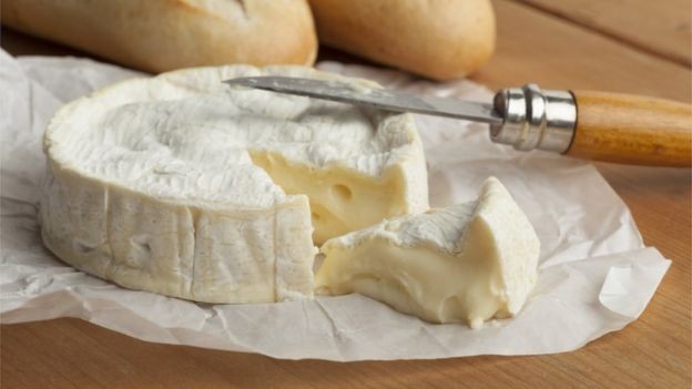 O setor leiteiro brasileiro deve sofrer impacto, mas queijos tanto do Mercosul quanto da Europa terão tarifa zero (Foto: Getty Images via BBC News Brasil)
