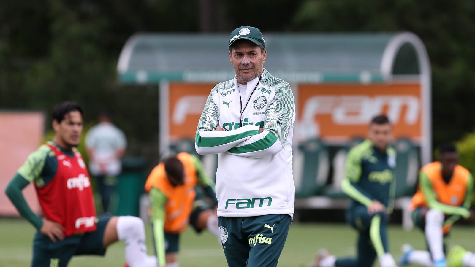 Rony ou Willian? Luxemburgo dá pista sobre quem escalar no clássico e projeta Libertadores