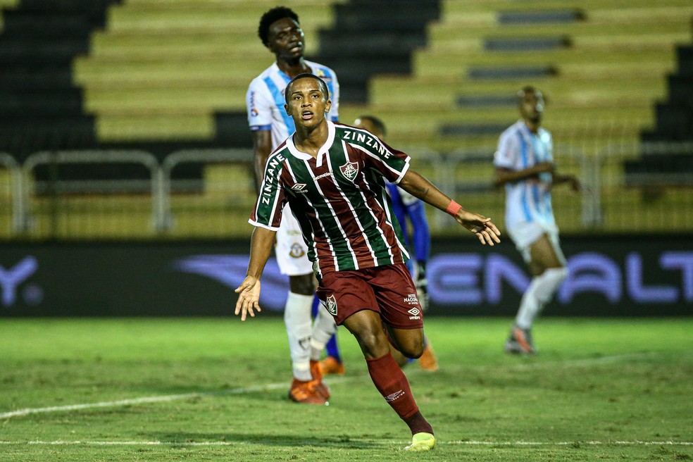 Kayky ganhou status de titular absoluto na ponta direita com s� 17 anos � Foto: Lucas Mer�on / Fluminense