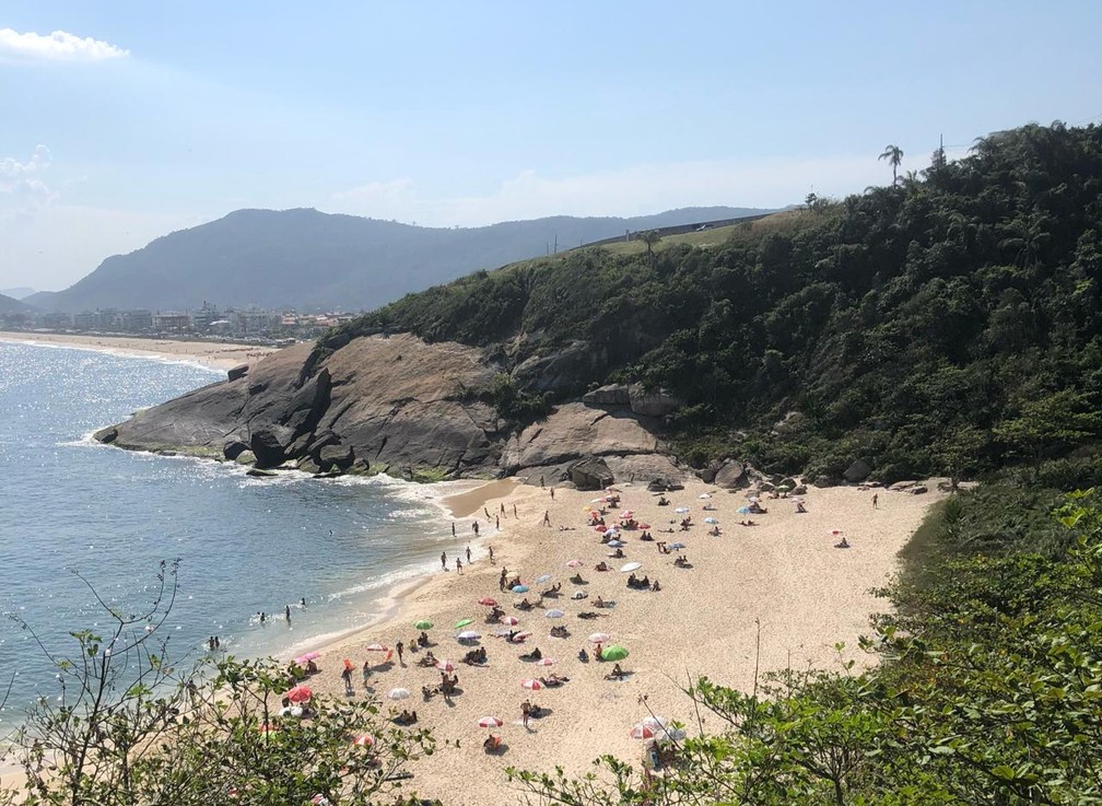 Praia do Sossego em Niterói nesta quarta-feira — Foto: Matheus Rodrigues/G1