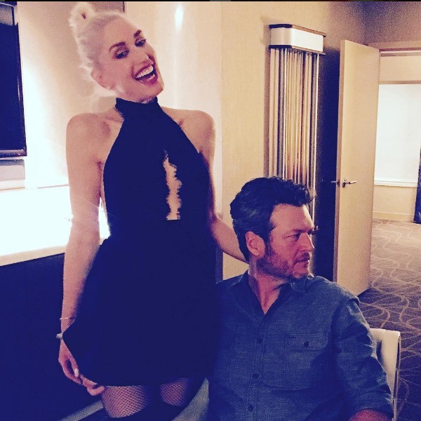 A cantora Gwen Stefani e seu namorado, o cantor Blake Shelton (Foto: Instagram)