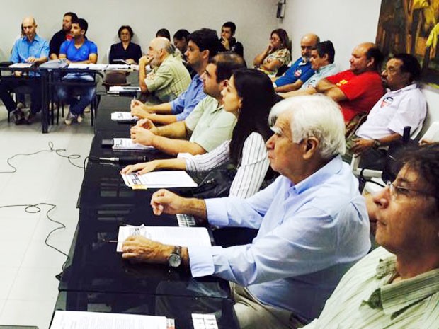 Reunião entre Consepe e Comando Local de Greve dos professores ocorreu na UFPB nesta quinta-feira (Foto: Marcelo Sitcovsky/AdufPB)