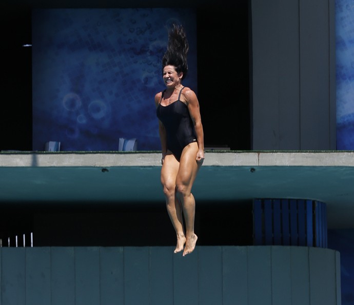 Scheila Carvalho mostra coxas supersaradas durante salto! Uau! (Foto: Ellen Soares/Gshow)