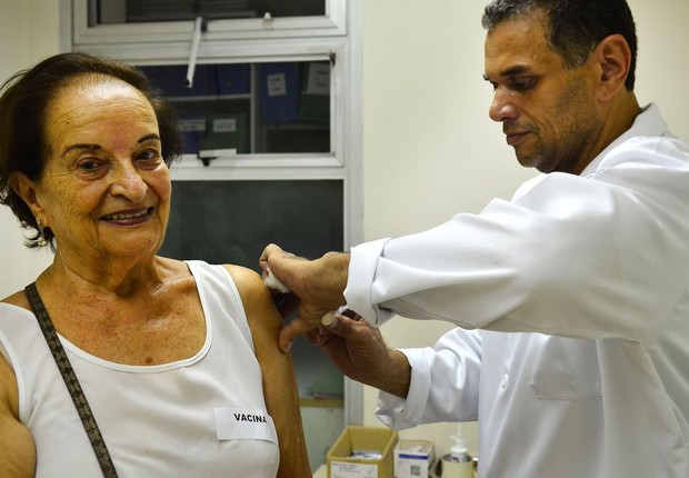 vacinacao de idosos,  (Foto: Rovena Rosa/Agência Brasil)