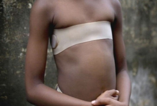 Pais justificam mutilação como forma de proteger as filhas (Foto: Reprodução/ Channel 4)