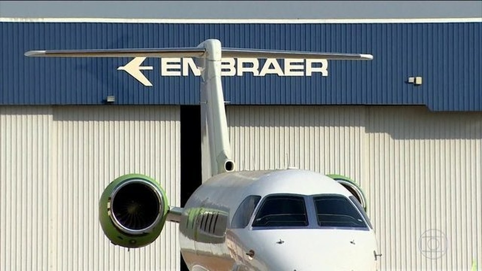 Presidente Bolsonaro autoriza fusão entre Embraer e Boeing — Foto: Reprodução/JN