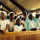 Missa em igreja homenageia Mandela (Giovana Sanchez / G1)