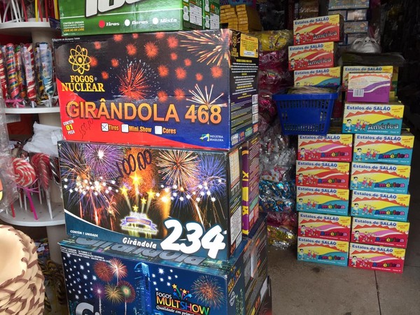 Venda de fogos de artifício e rojões é fiscalizada em lojas do Centro de  Macapá | Amapá | G1