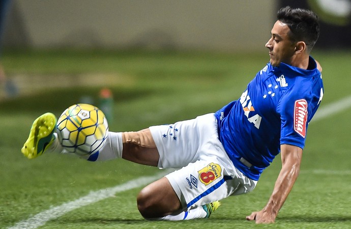 Robinho se torna fundamental na temperada para o  Cruzeiro