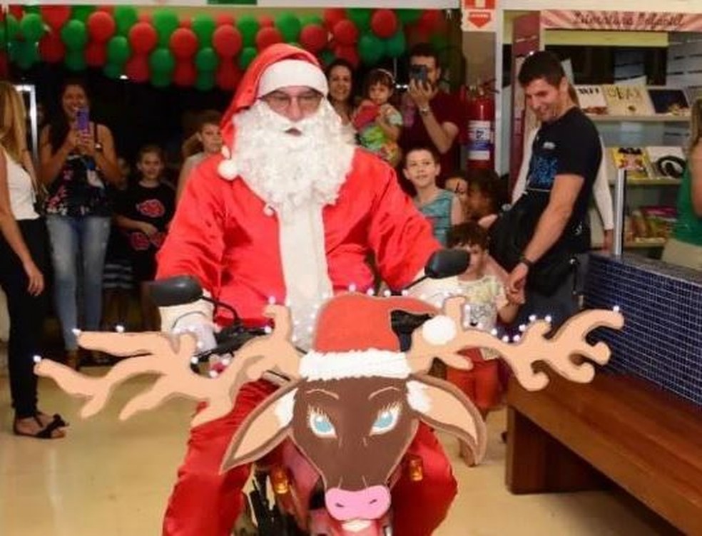 Papai Noel de Santa Rita do Passa Quatro morre antes de fazer apresentação para crianças — Foto: Reprodução/Facebook