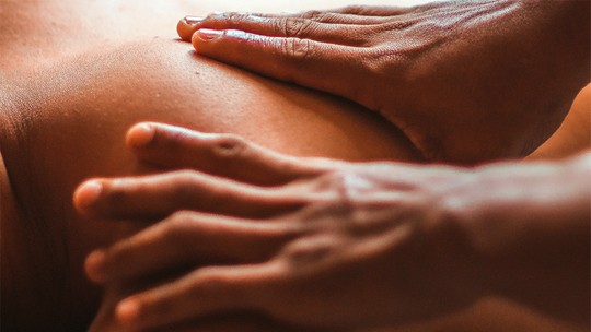 Guia da Massagem Tântrica: o que é? Quais os benefícios? Como é feita? 