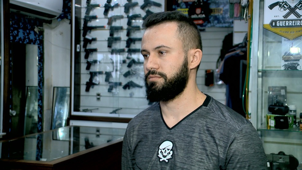 Sócio de empresa que recebeu armamento do exército acreditava que eram de colecionador, no ES  — Foto: Reprodução/ TV Gazeta