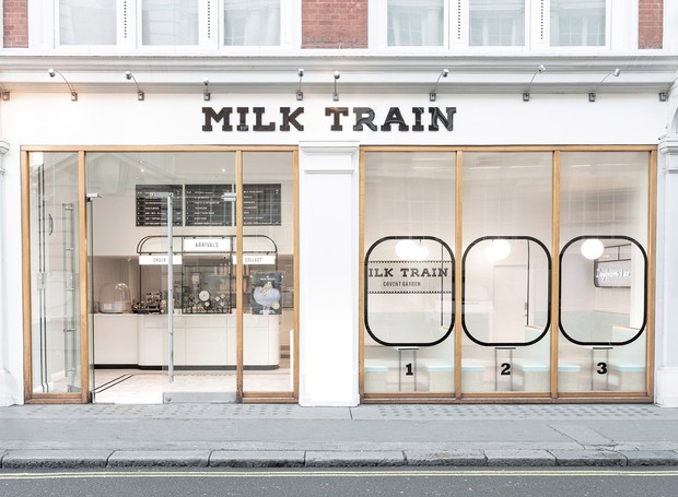 A sorveteria Milk Train é inspirada nos vagões de trens clássicos de Londres (Foto: Reprodução/Dezeen)