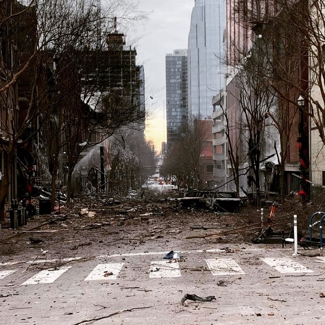 Resultado da explosão feita por Anthony Quinn Warner (Foto: reprodução instagram)