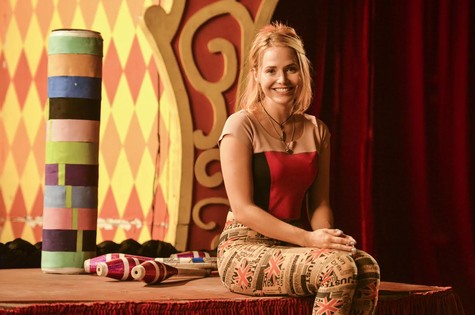 Letícia Colin faz aulas de circo para filme - Patrícia Kogut, O Globo
