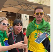 Gretchen está em Doha com o marido e vem sendo tietada por torcedores brasileiros  — Foto: reprodução