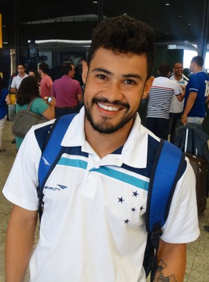 Vinícius Araújo luta por chance de se valorizar e ganhar espaço na Europa