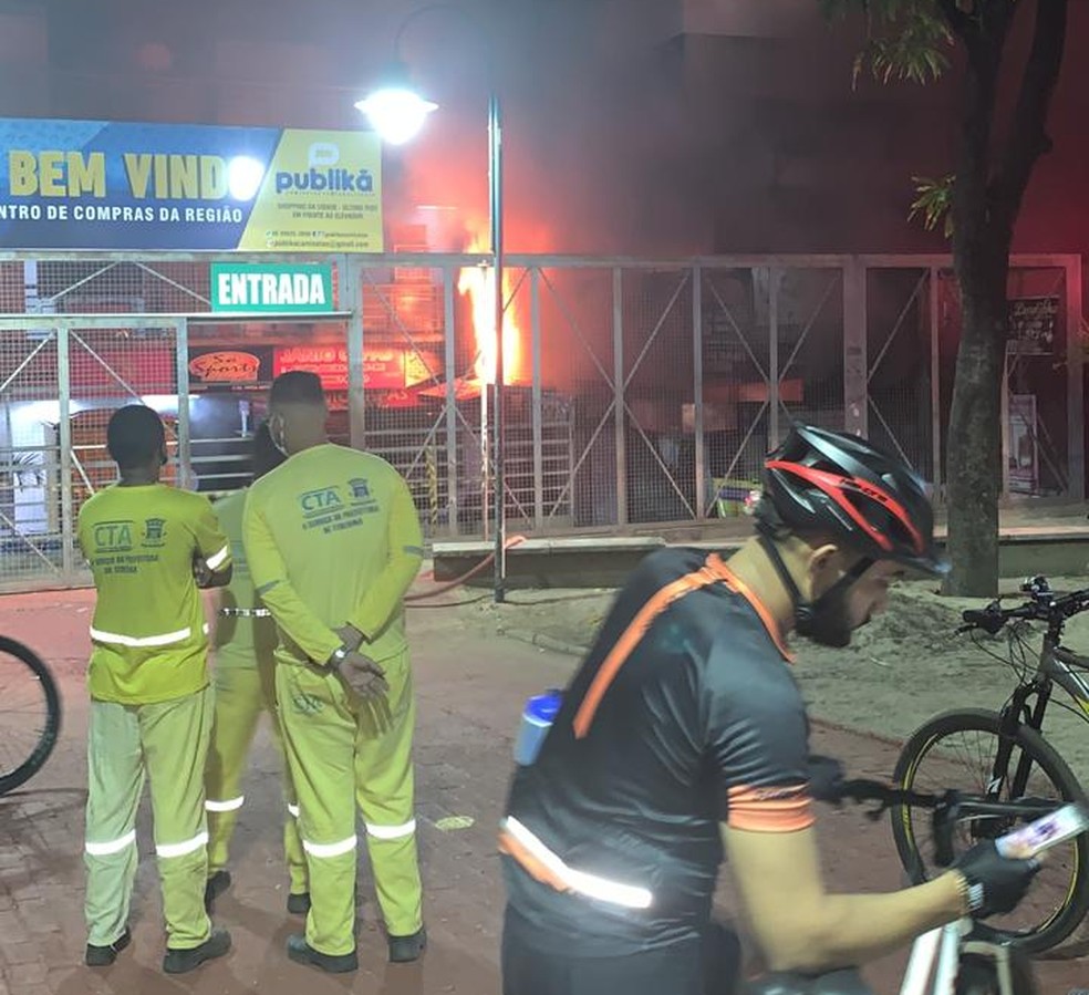 Shopping da Cidade de Teresina sofre incêndio — Foto: Reprodução