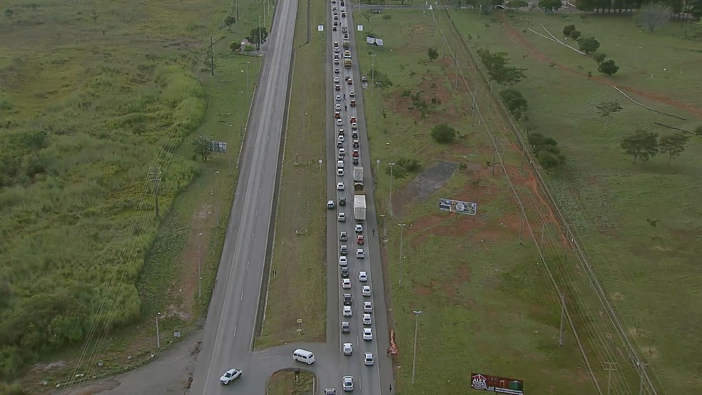 Estrutural tem congestionamento no 2° dia de greve dos metroviários, no DF — Foto: TV Globo/Reprodução