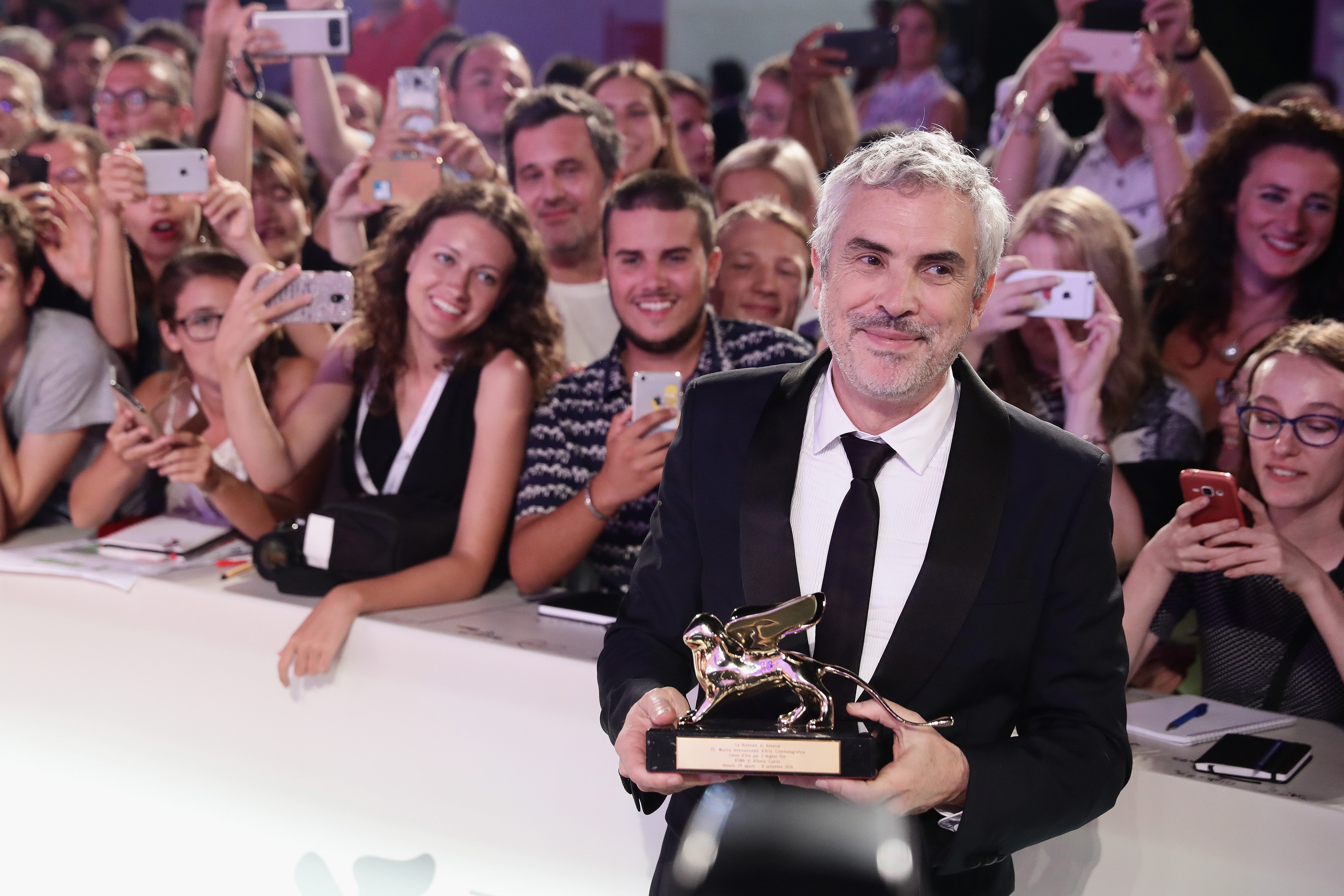 Alfonso Cuáron vence o Leão de Ouro no Festival de Veneza (Foto: Getty Images)